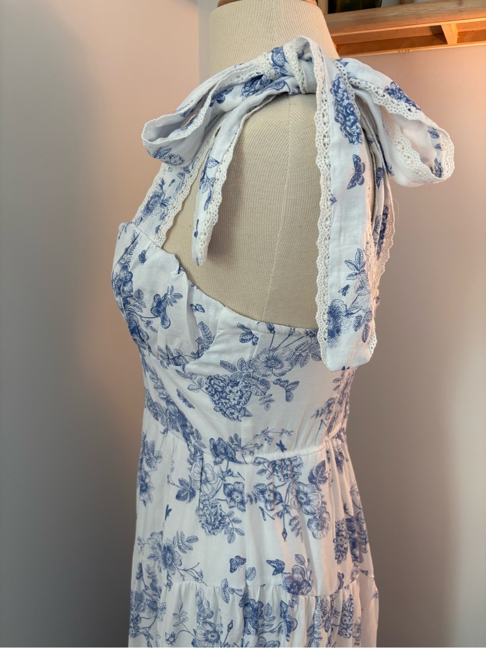 Francesca’s Floral Tie-Shoulder Maxi Dress - Picture 5 of 13